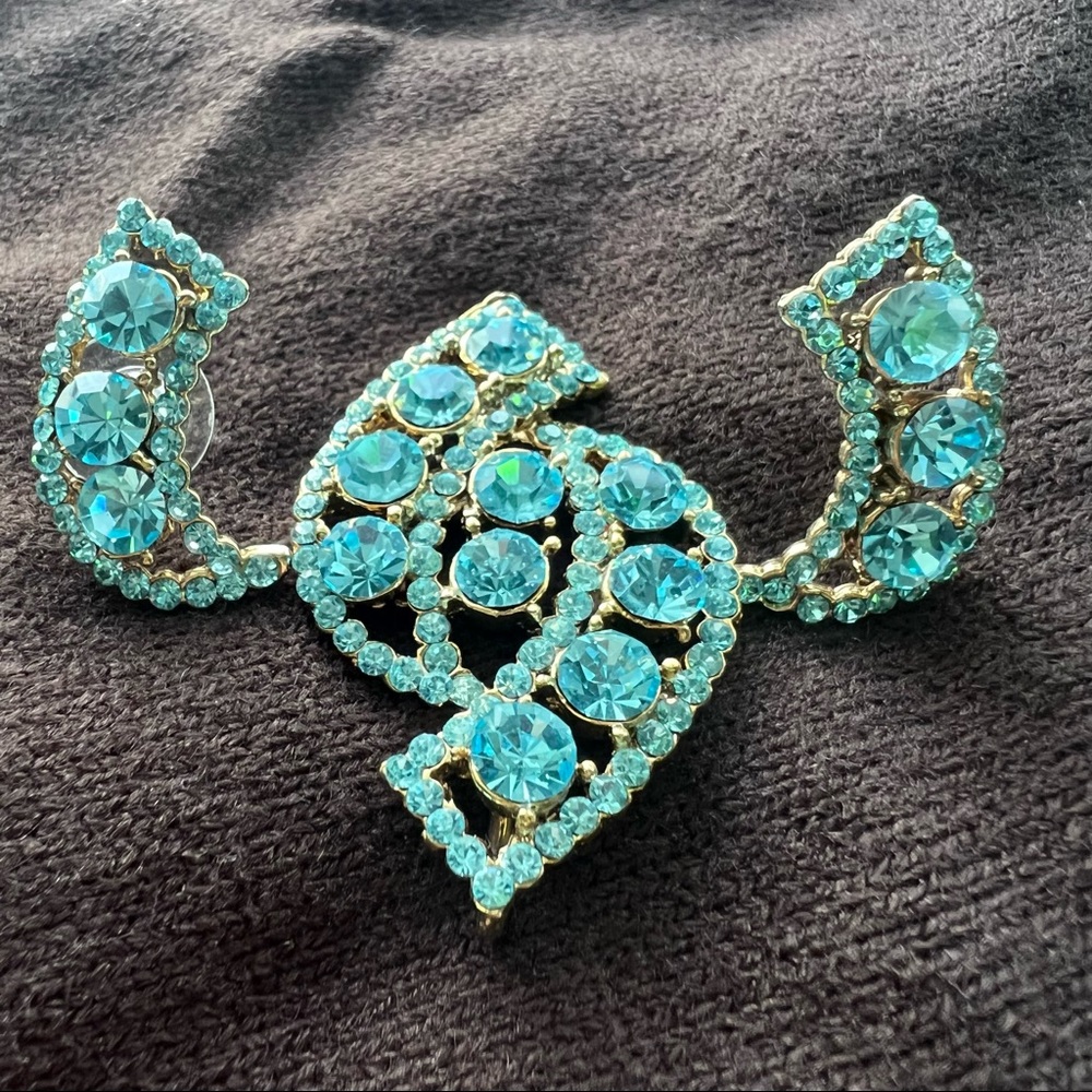 Light Blue Crystal Rhinestones Stud Earrings & Pendant